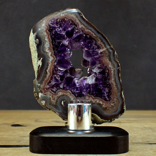 Amethyst-Scheibe auf Ständer - 380,27g - 135 x 95 x 47 mm