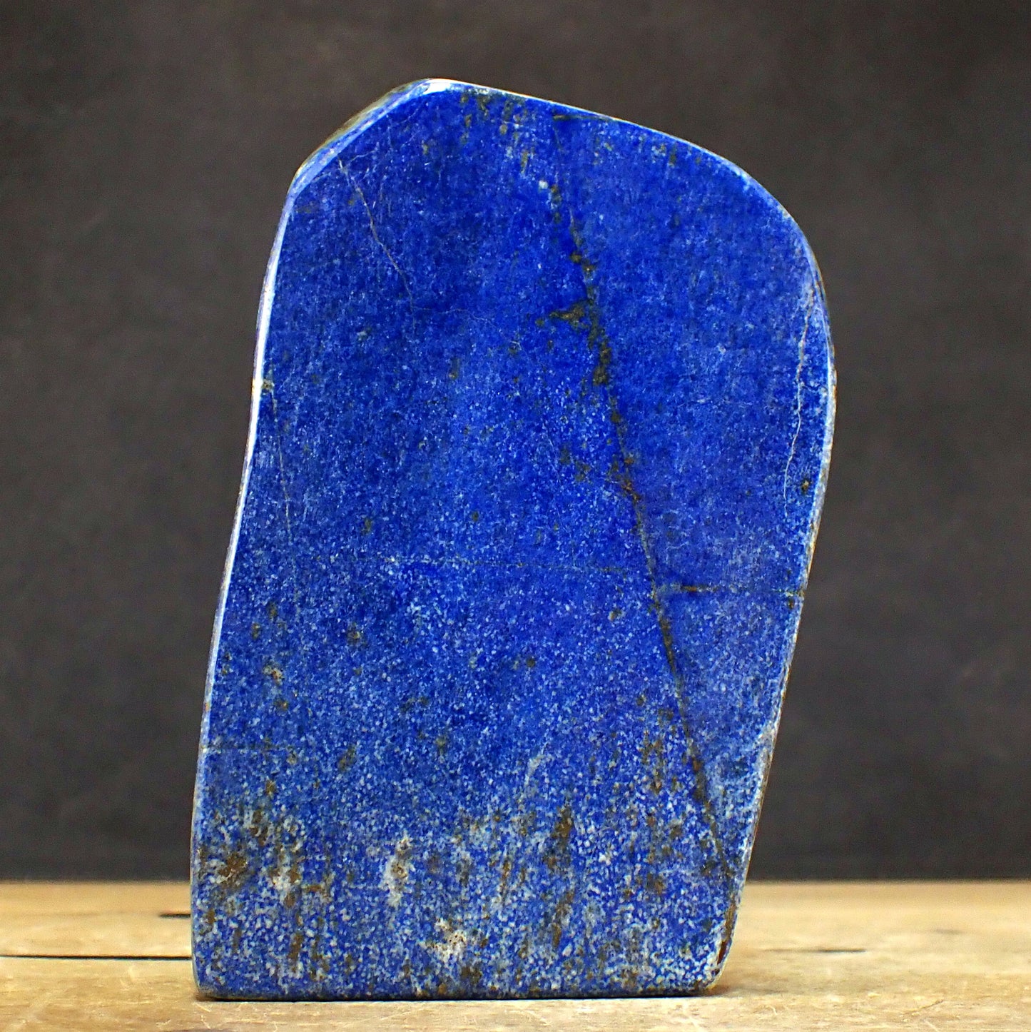 Königsblaue Lapislazuli-Freiform - 942,28g