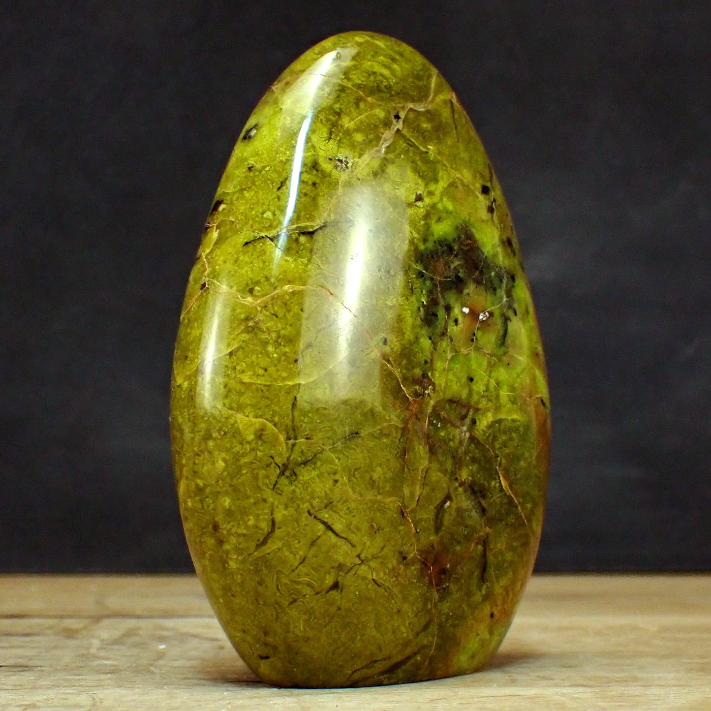 Grüner Opal Freiform - 669,65g - 127 x 91 x 44 mm