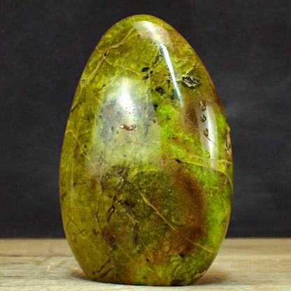 Grüner Opal Freiform - 669,65g - 127 x 91 x 44 mm