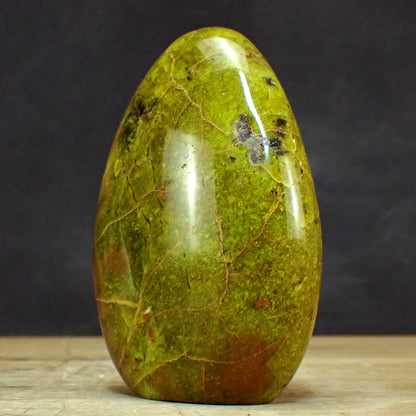 Grüner Opal Freiform - 669,65g - 127 x 91 x 44 mm