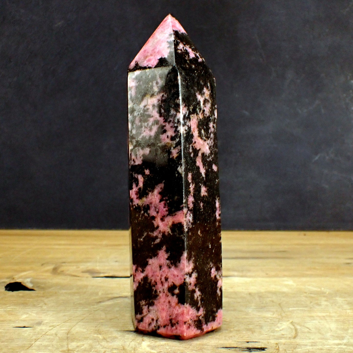 Rhodonit Obelisk - 1506,61g - 200 x 65 x 55mm