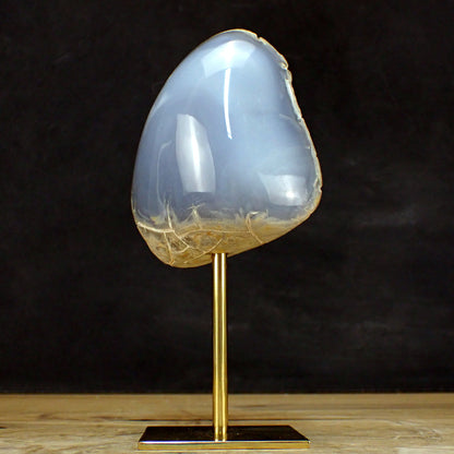 Blauer Chalcedon auf Ständer - 684,49g - 165 x 98 x 60mm