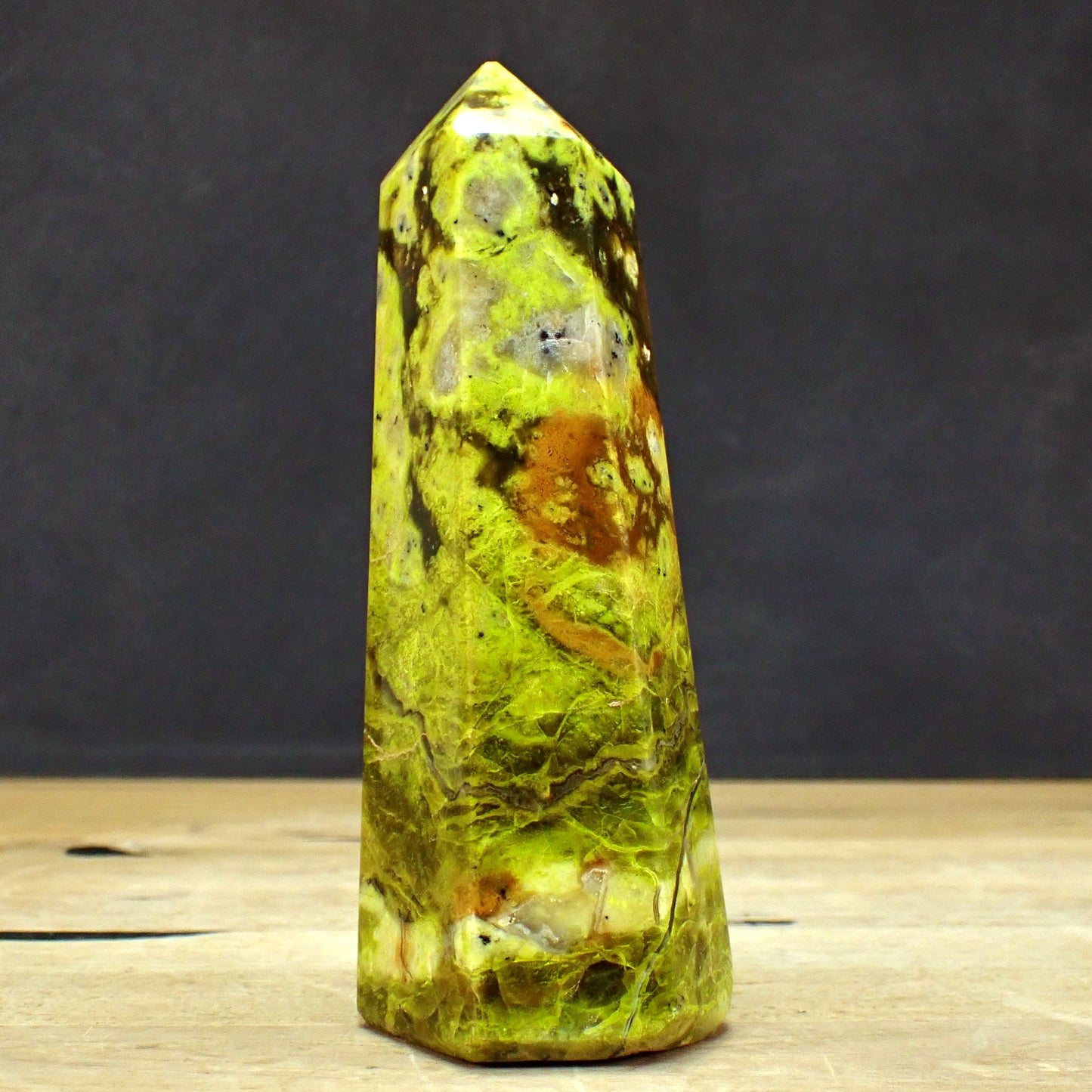 Grüner Opal Obelisk - 568,51g - 155 x 66 x 52mm