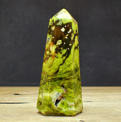 Grüner Opal Obelisk - 568,51g - 155 x 66 x 52mm