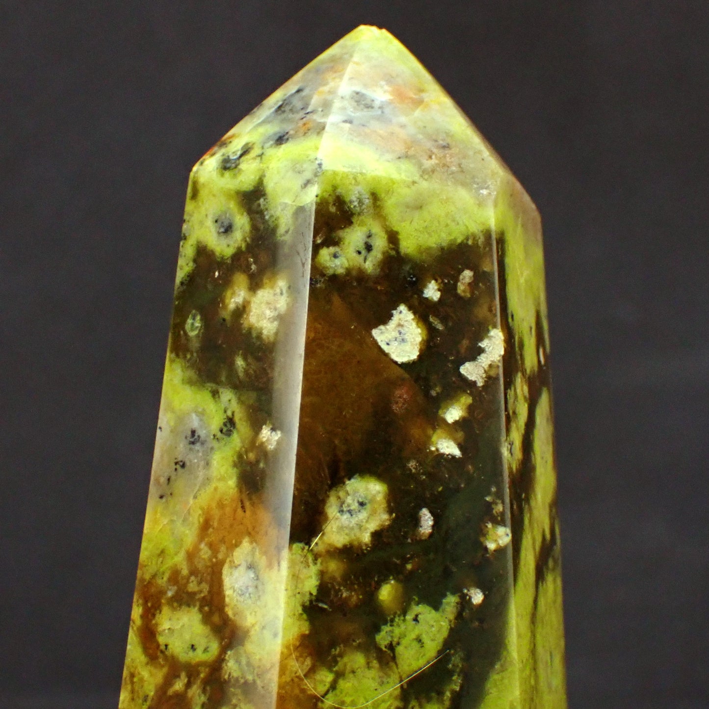 Grüner Opal Obelisk - 568,51g - 155 x 66 x 52mm