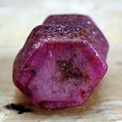 Roter Rubin aus Kenia, 181,1ct - 36,22g - 30,3 x 23,1 x 20,9mm