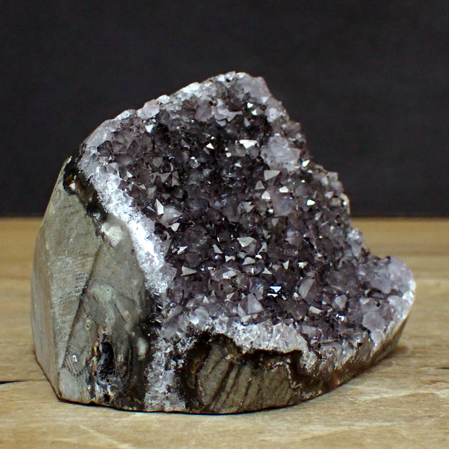 Schwarze Amethyst Druse - 544,33g - 95 x 85 x 70mm