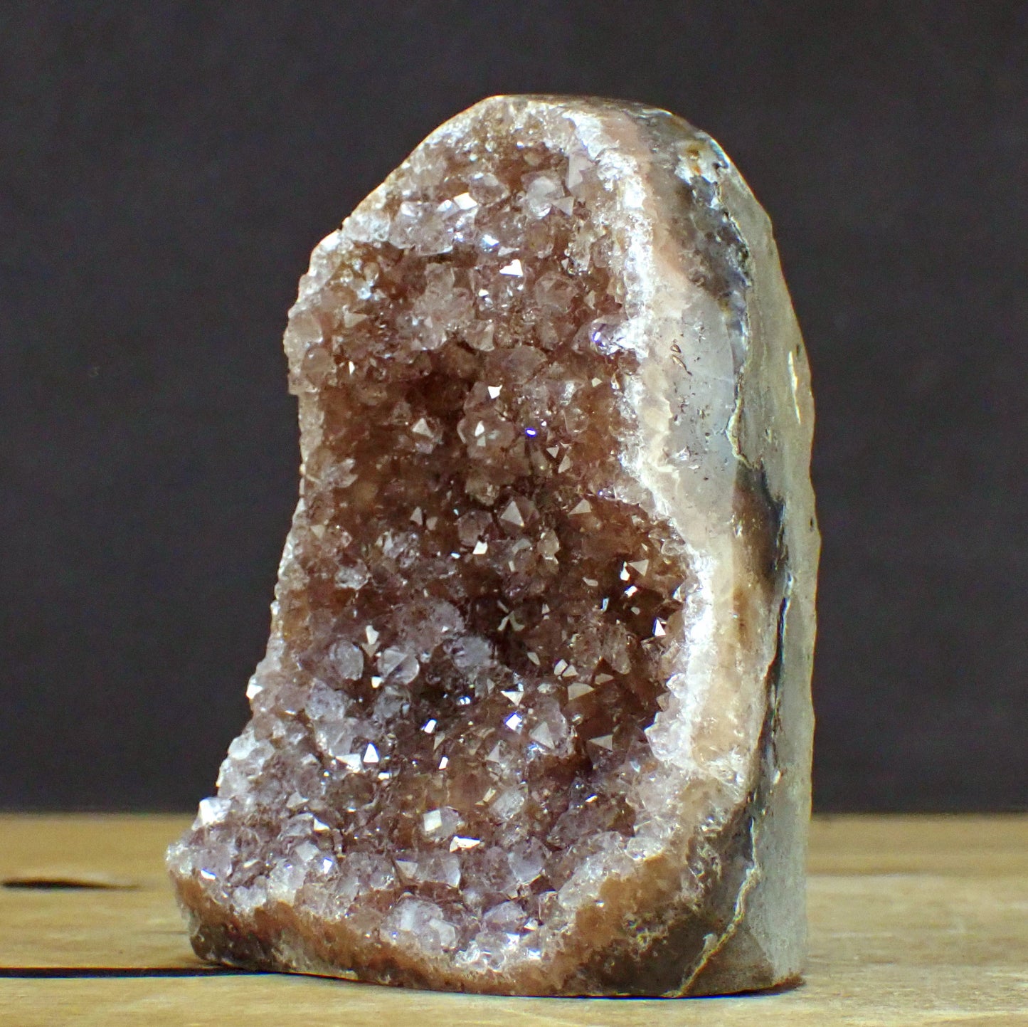 Pinker Amethyst Druse - 502,29g - 105 x 73 x 61mm