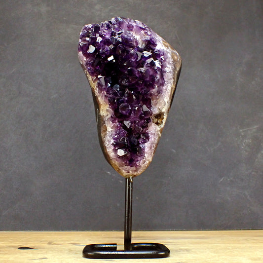 Wunderschöner Amethyst auf Ständer - 2083,49g - 162 x 130 x 80 mm