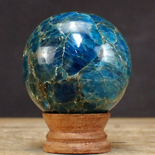 Blaue Apatit Kugel - 562,29g - 69mm