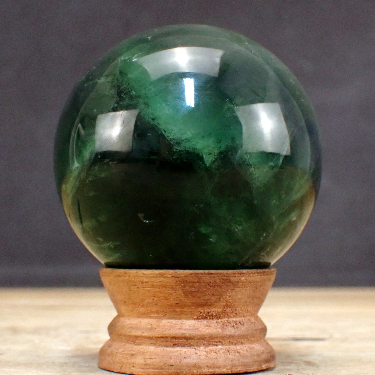 Grüne Fluorit Kugel - 491,18g - 67mm