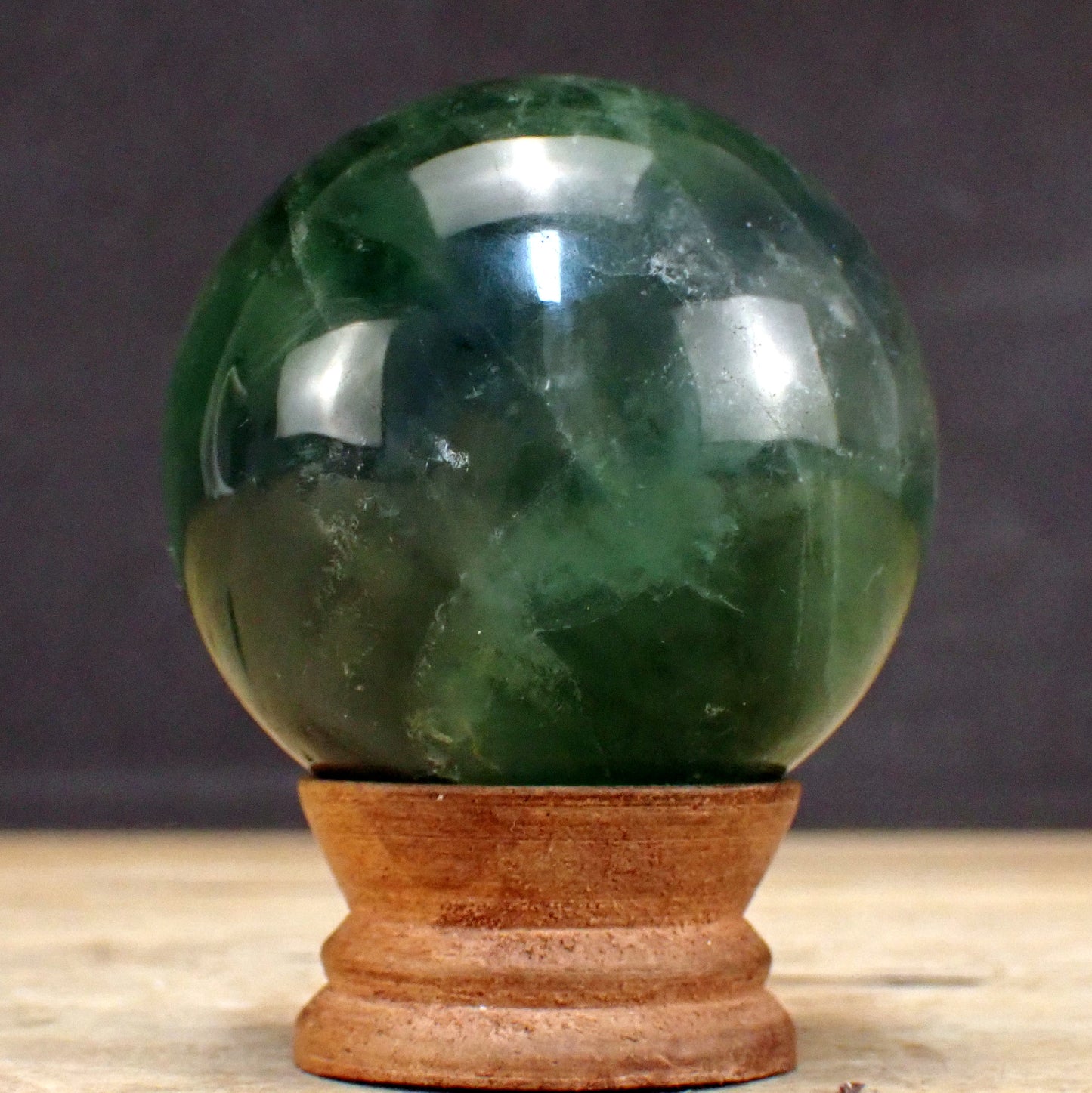 Grüne Fluorit Kugel - 491,18g - 67mm