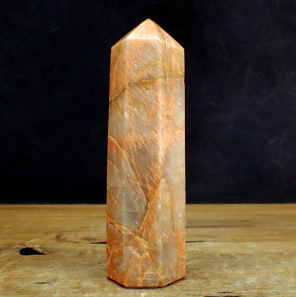 Pfirsich-Mondstein Obelisk - 1068,66g - 212 x 62 x 51mm