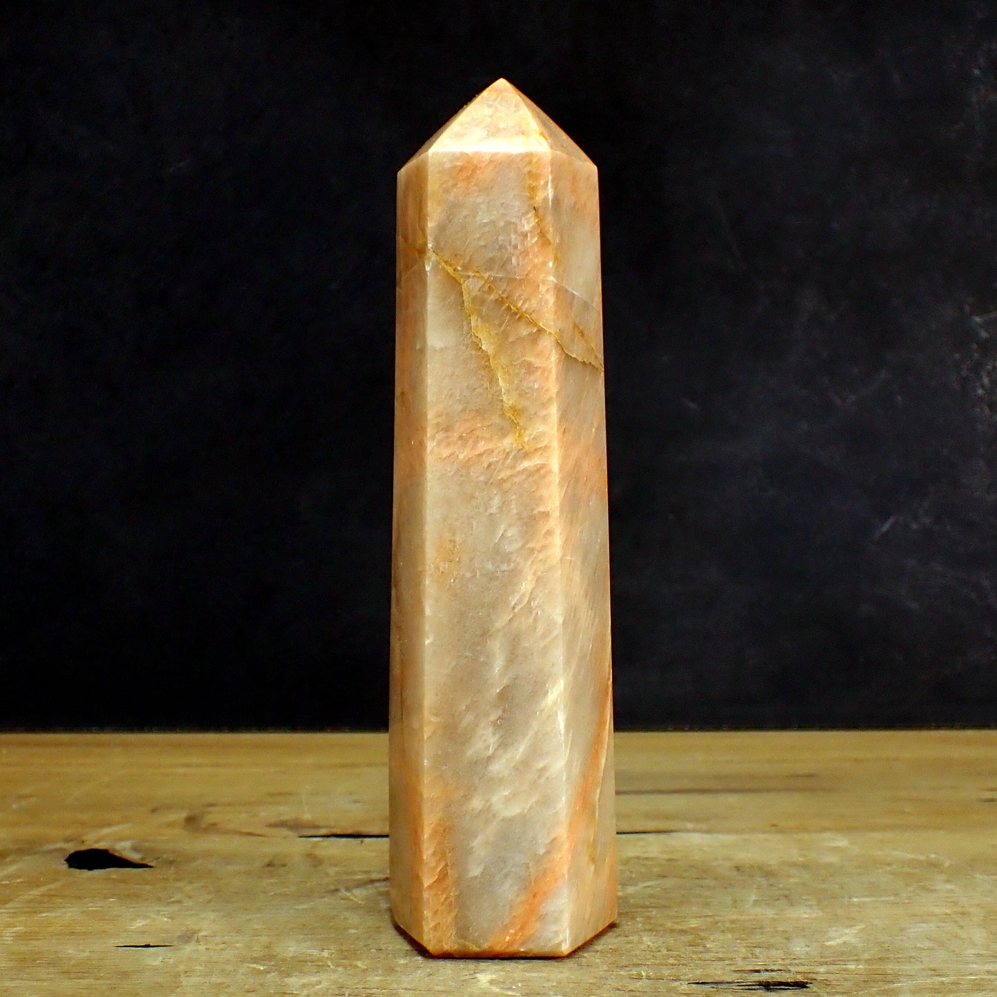 Pfirsich-Mondstein Obelisk - 1068,66g - 212 x 62 x 51mm