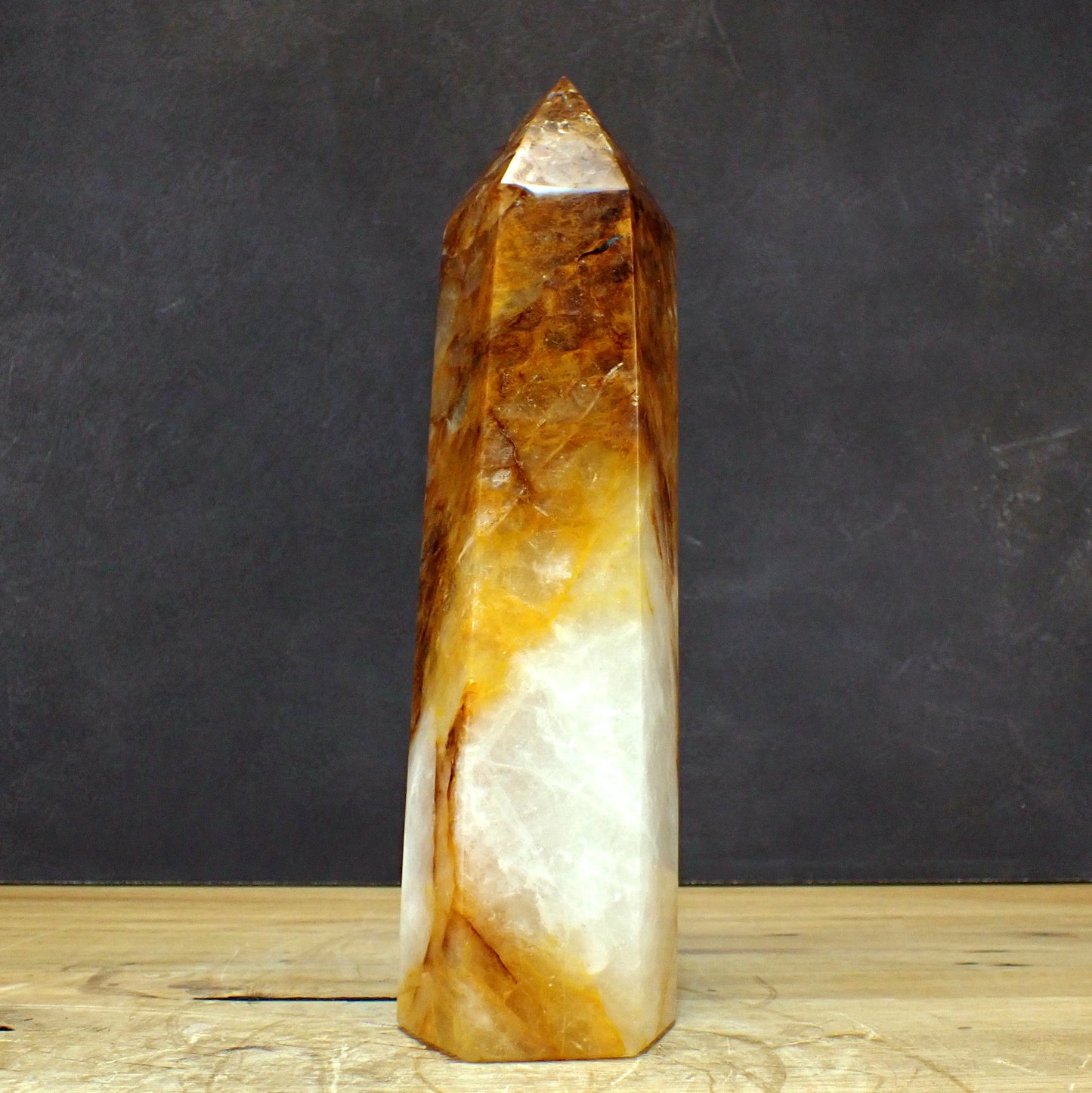 Großer Quarz Obelisk "Golden Healer" - 2455,51g - 280 x 82 x 74mm