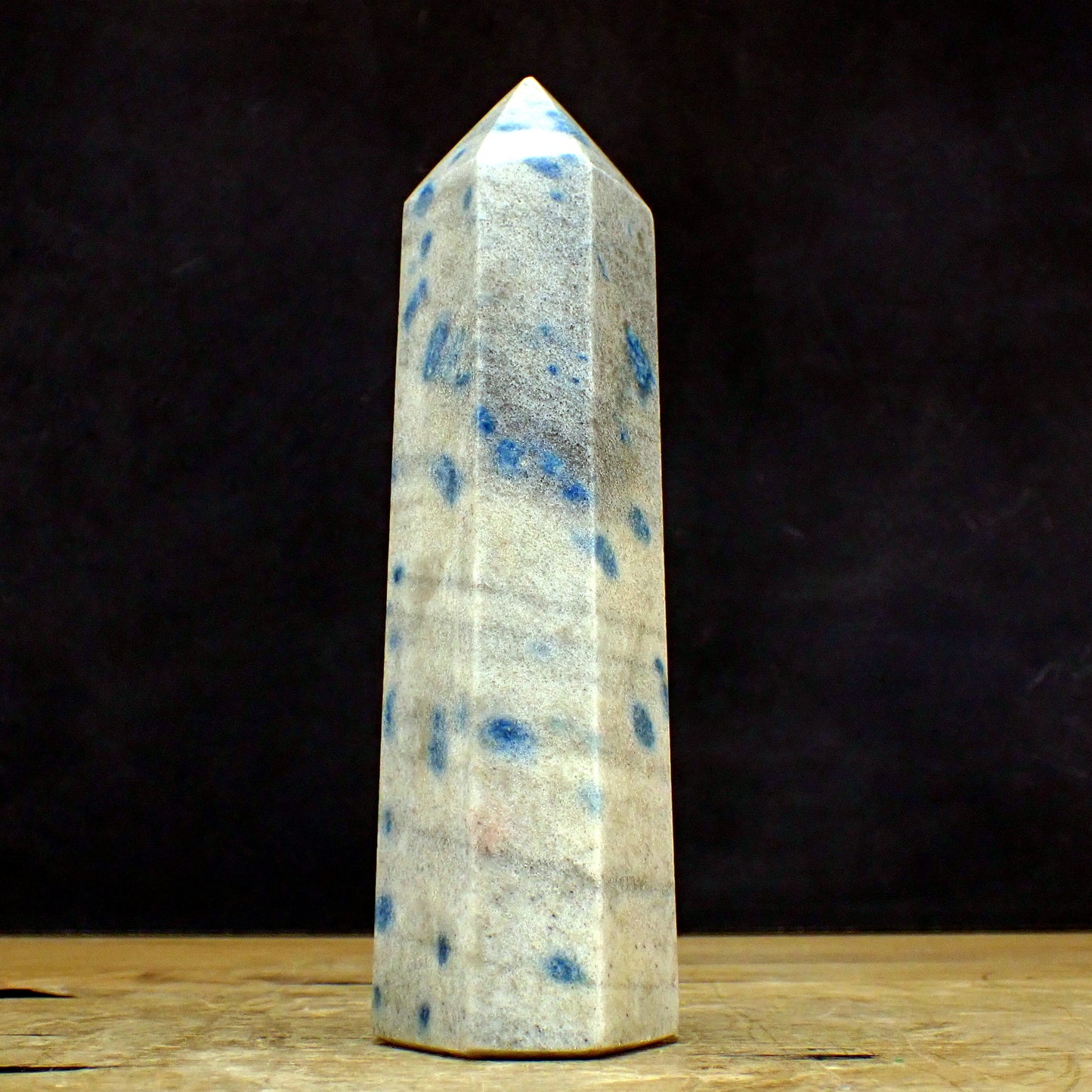 Natürlicher K2 Obelisk aus Madagaskar - 708,19g - 182 x 53 x 45mm