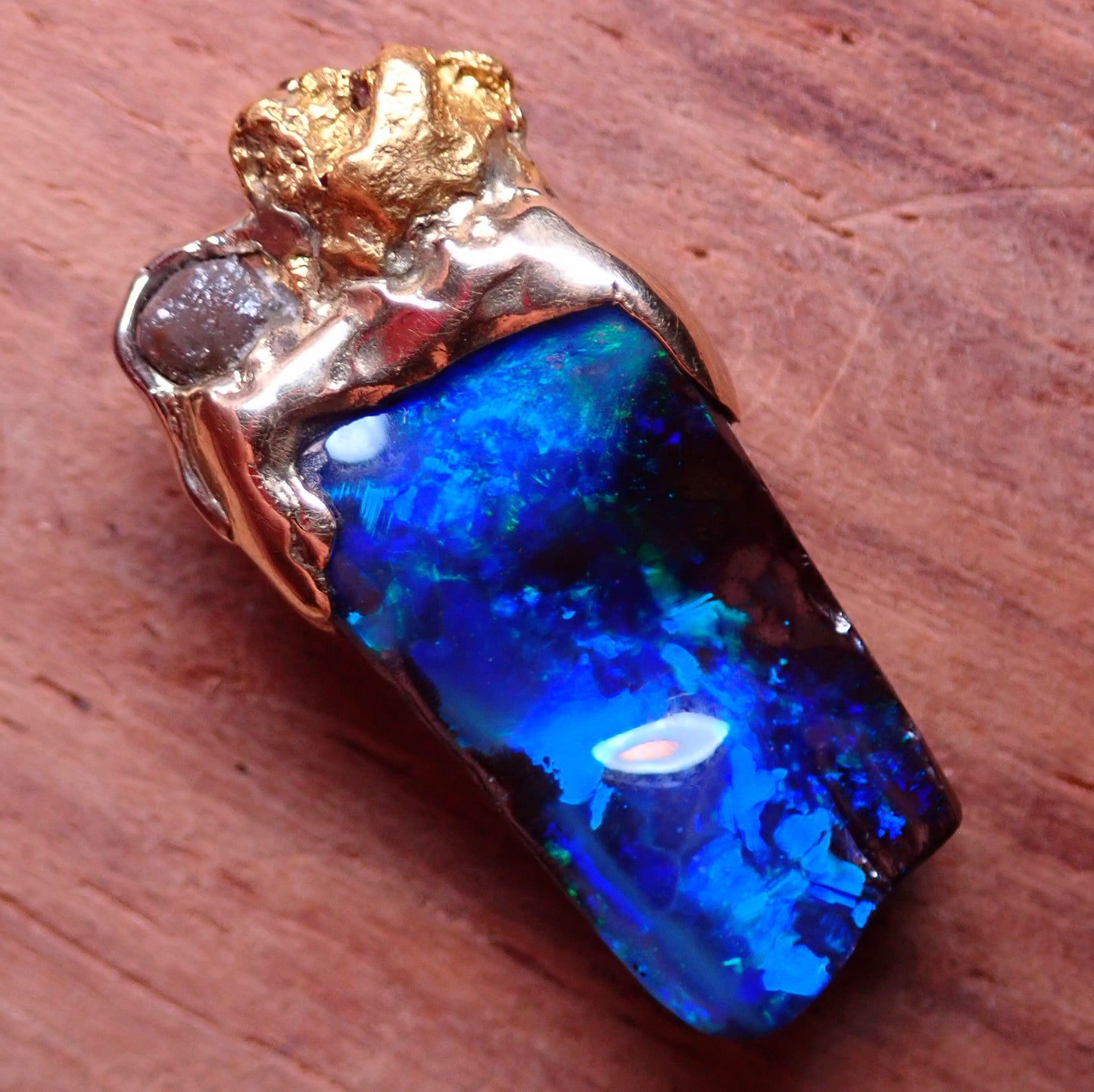 AAA+++ Boulder Opal, Natürliches Goldnugget & Natürlichem Diamanten, 18K Gold