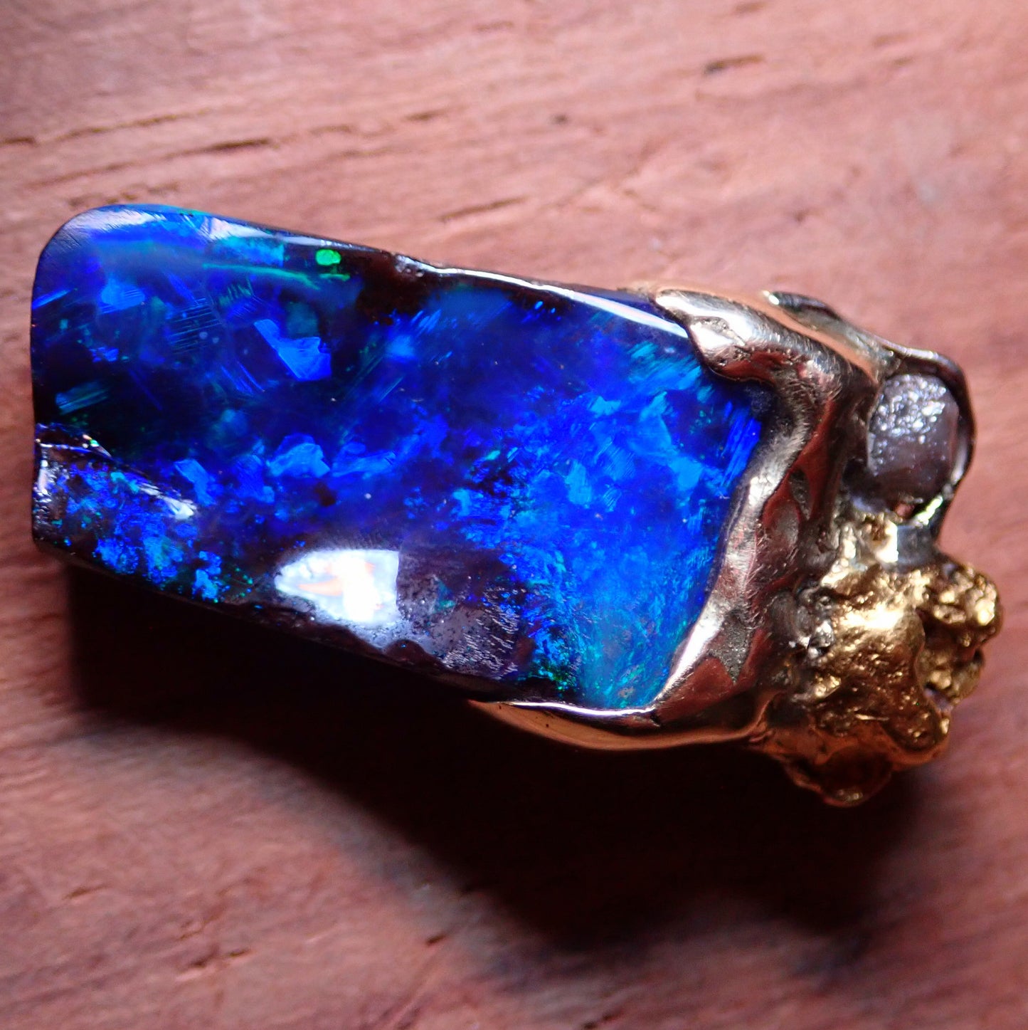 AAA+++ Boulder Opal, Natürliches Goldnugget & Natürlichem Diamanten, 18K Gold