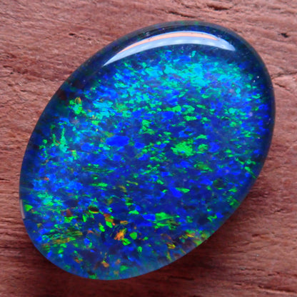 AAA + Schwarzer Opal Triplet, Australien, 3.855 ct