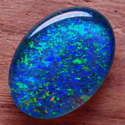 AAA + Schwarzer Opal Triplet, Australien, 3.855 ct