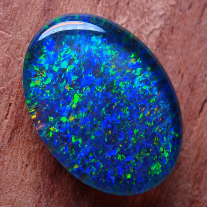 AAA + Schwarzer Opal Triplet, Australien, 3.855 ct