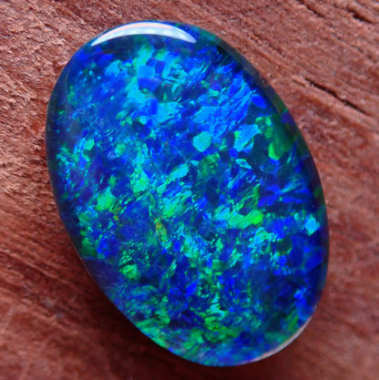 AAA + Black Opal Triplet, Australien, 2.43 ct