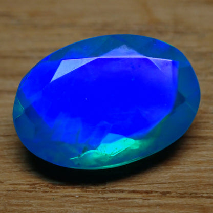 Selten AAA+ Blauer Opal Facettiert, 1.935ct