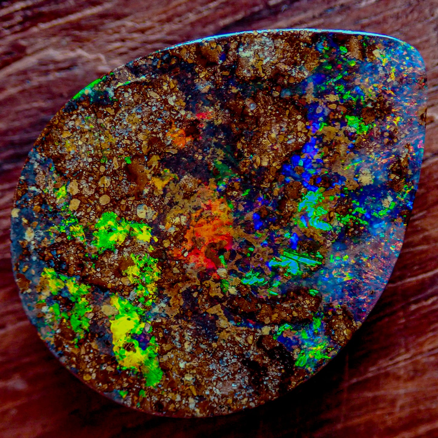 Natürlicher AAA+ Boulder Opal aus Australien, 20.695 ct