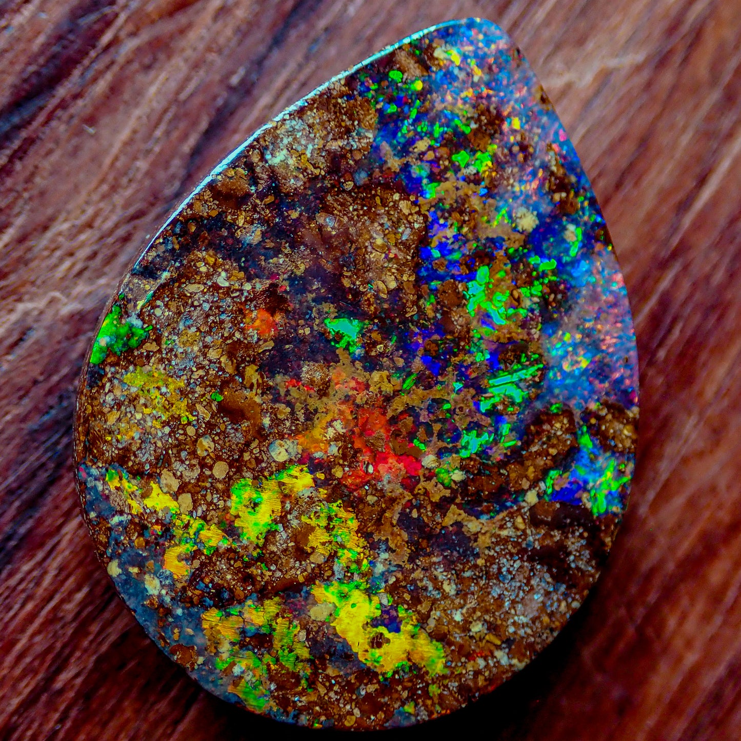 Natürlicher AAA+ Boulder Opal aus Australien, 20.695 ct