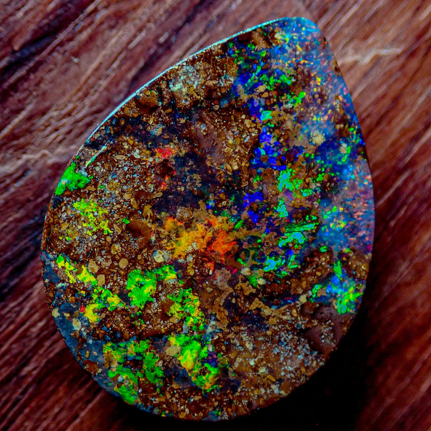 Natürlicher AAA+ Boulder Opal aus Australien, 20.695 ct