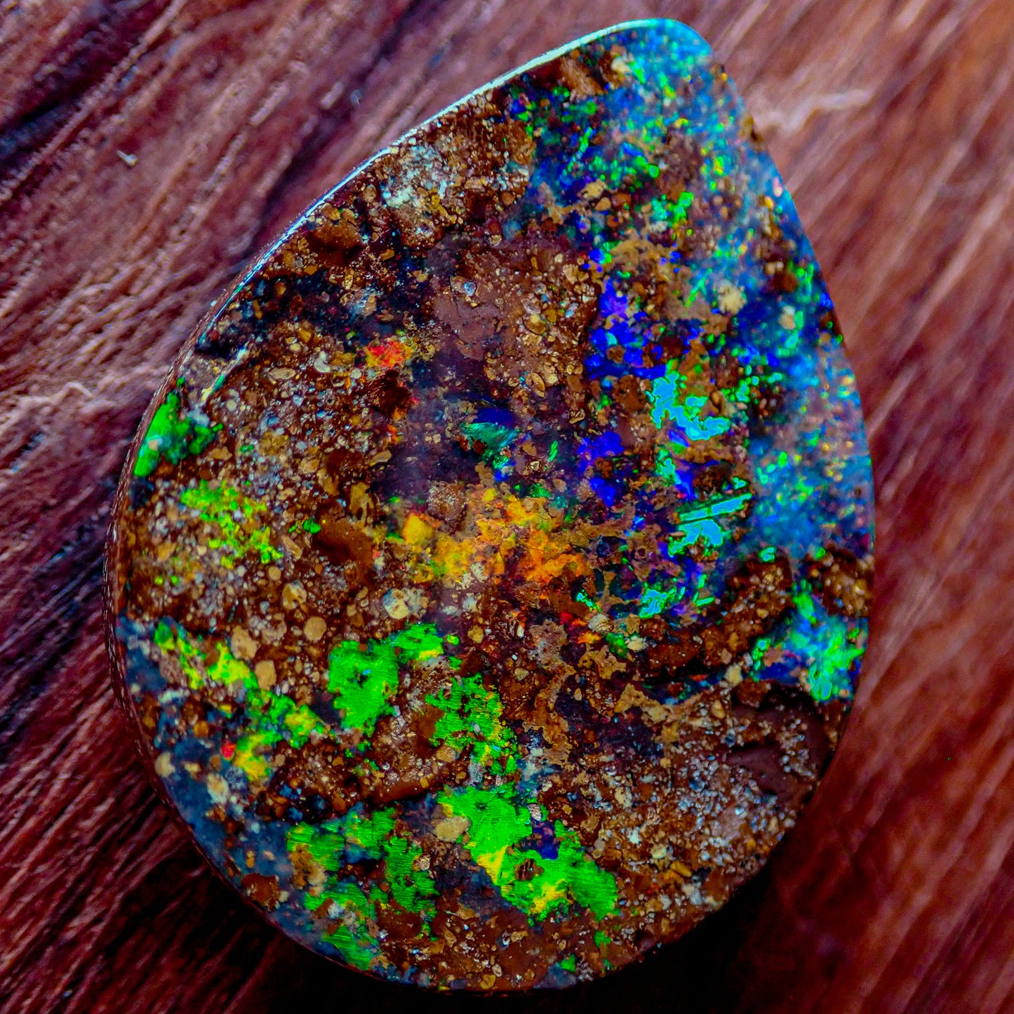 Natürlicher AAA+ Boulder Opal aus Australien, 20.695 ct