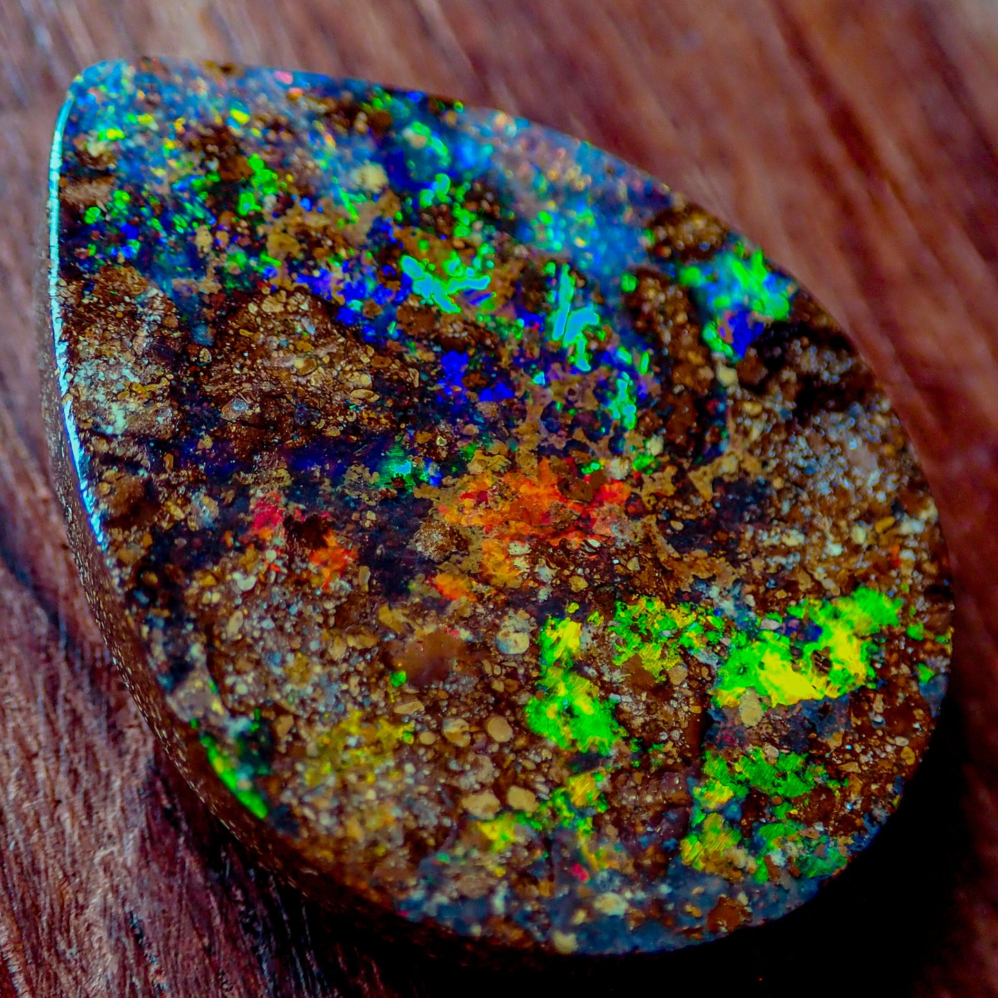 Natürlicher AAA+ Boulder Opal aus Australien, 20.695 ct