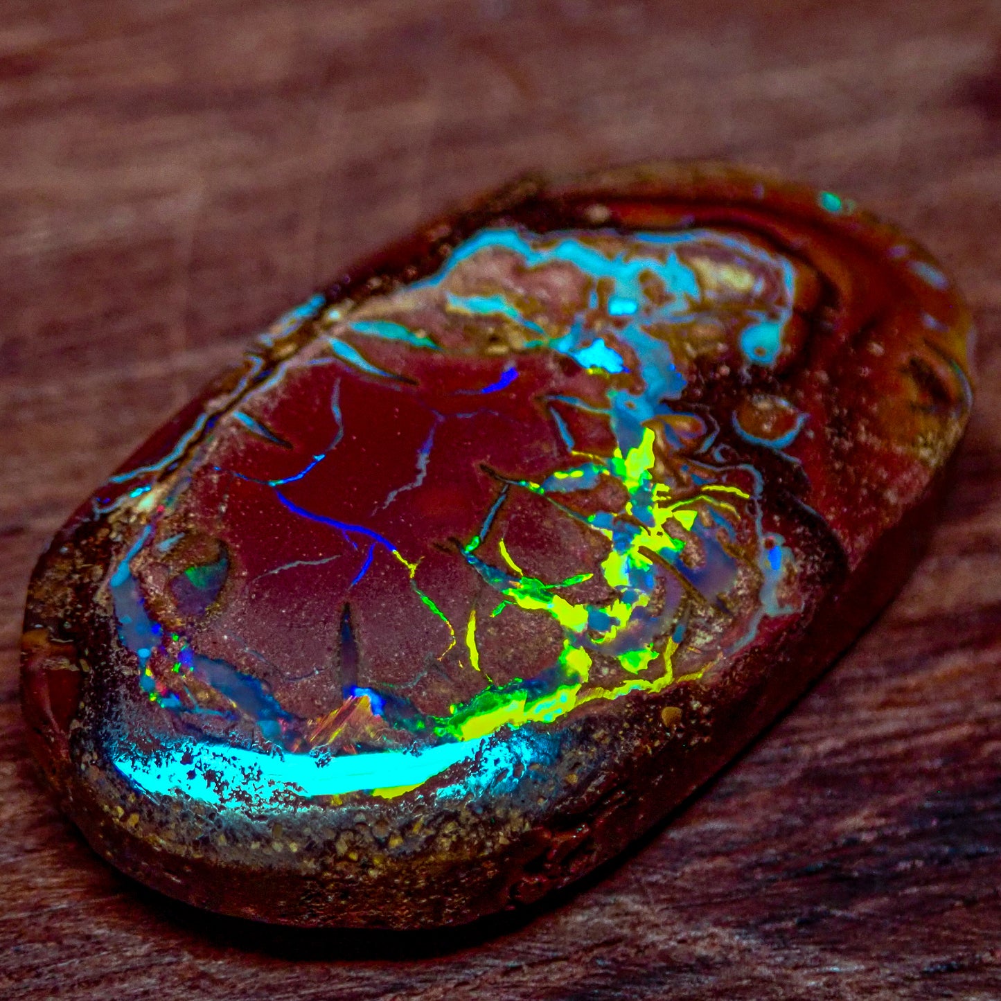 Natürlicher AAA+ Boulder Opal aus Australien, 2,341g - 11.705 ct