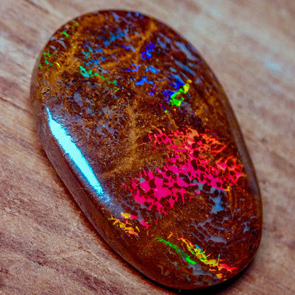 Natürlicher AAA+ Boulder Opal aus Australien Edelsteinqualität, 19.61ct