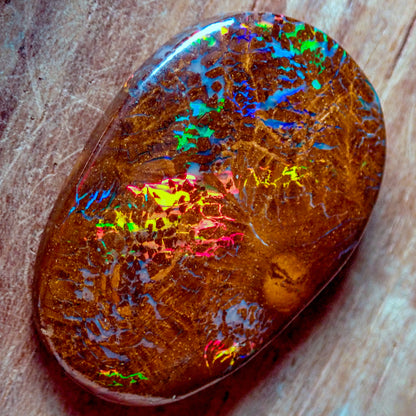 Natürlicher AAA+ Boulder Opal aus Australien Edelsteinqualität, 19.61ct