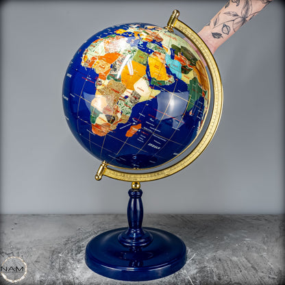 Exklusiver Globus aus Lapislazuli und Edelsteinen – 6428,22g