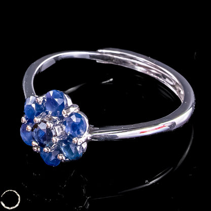 Strahlende Eleganz – Exklusiver Saphir-Ring aus 925er Silber - 1,17g 5,85ct