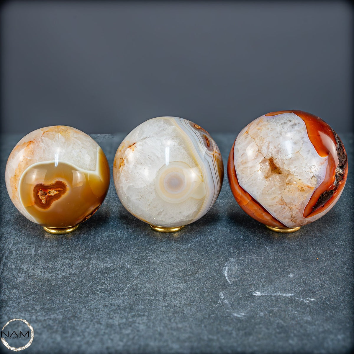 Carneol-Kugel-Set – Drei einzigartige Naturkunstwerke - 2017,52g