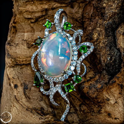Welo-Opal-Anhänger mit Chromdiopsid 5,49g 27,45ct