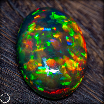 Großer AAA+ Schwarzer Opal Cabochon - 24.3 ct - 4.86 g