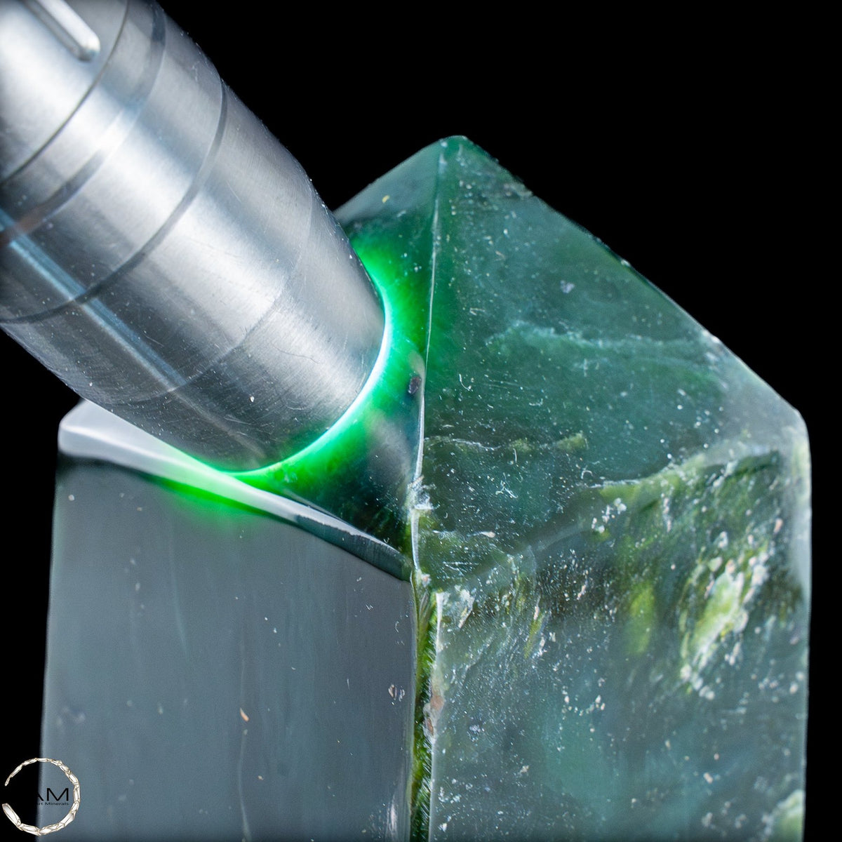 Natürliche Jade-Nephrit Obelisk aus Burma -2368,36g