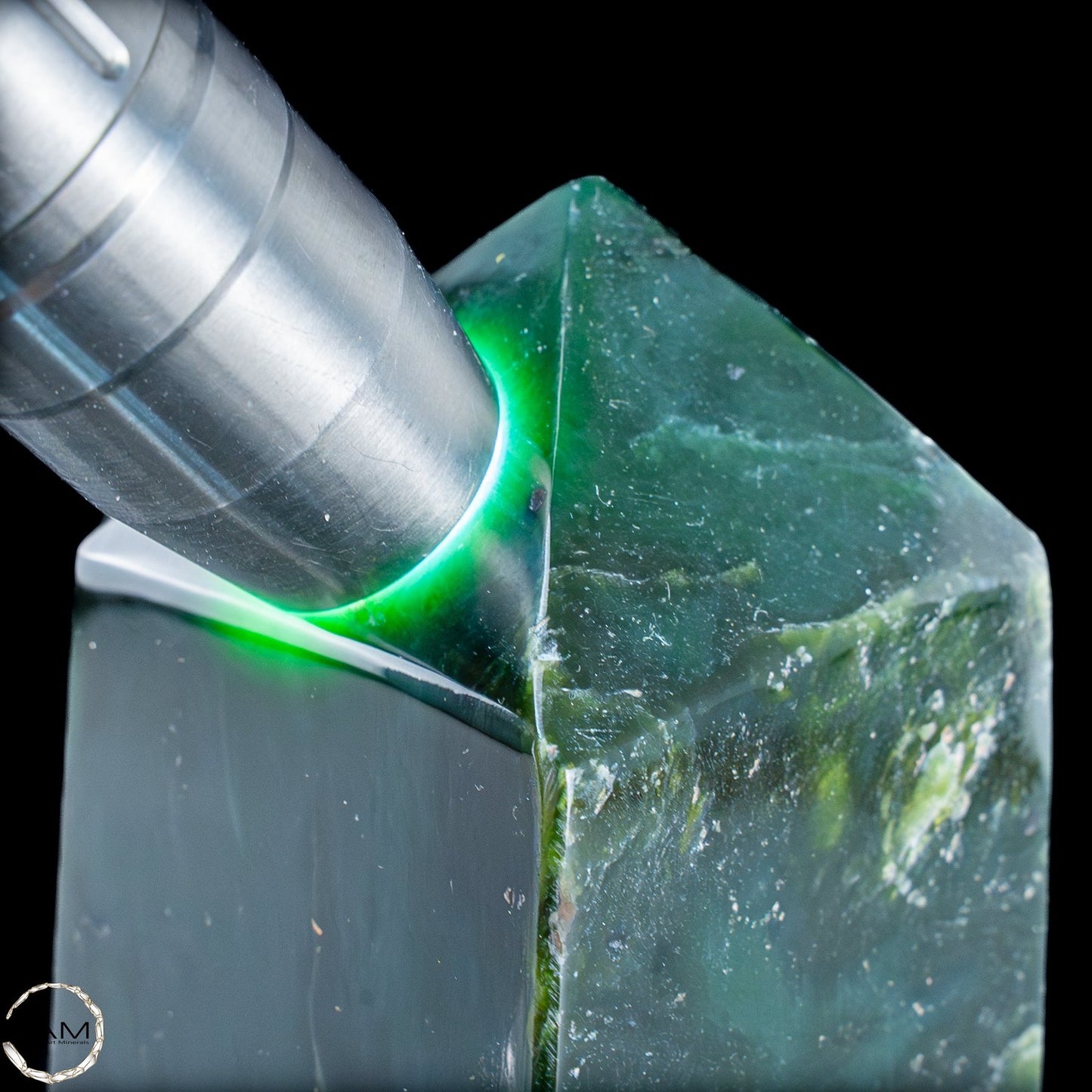 Natürliche Jade-Nephrit Obelisk aus Burma -2368,36g