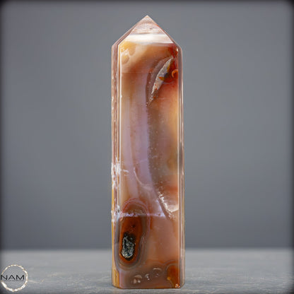 Natürlicher Achat-Kristall Obelisk mit Druse - 725,25g