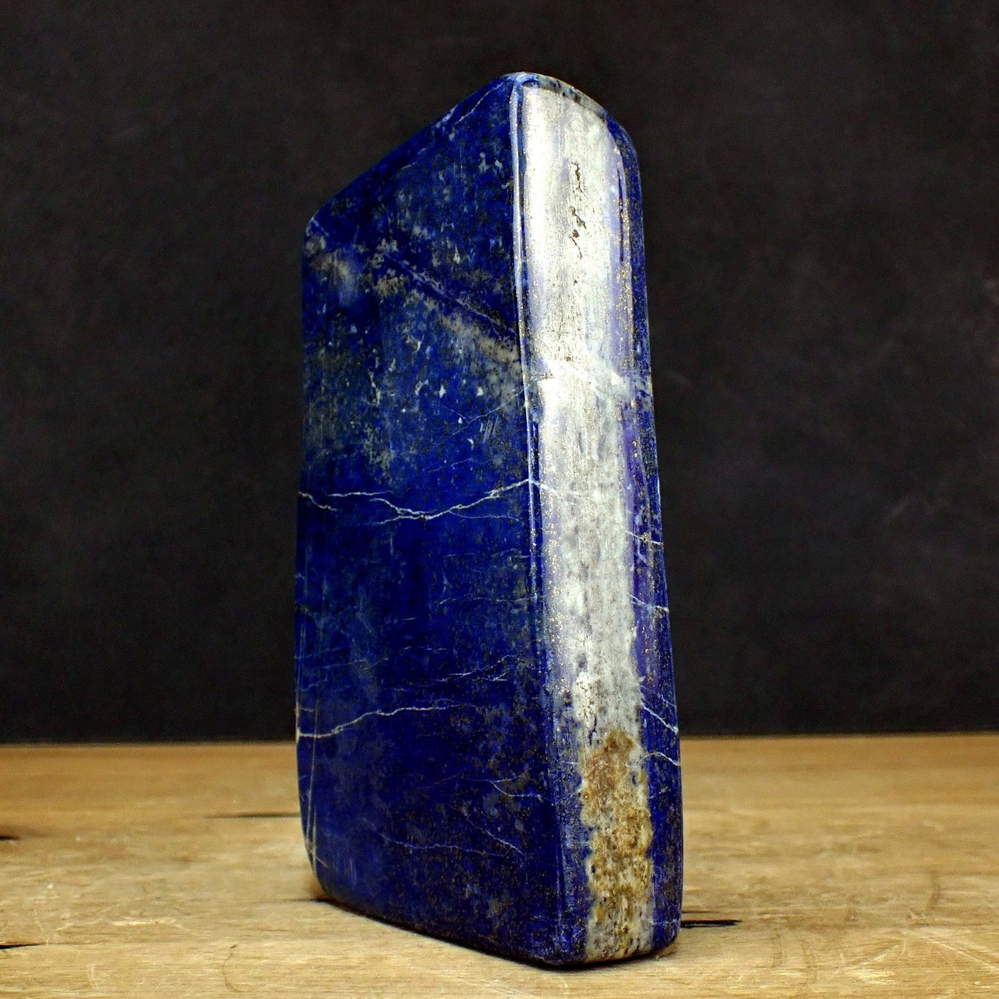 Königsblaue Lapislazuli-Freiform - 939.89 g - 142×89×32 mm