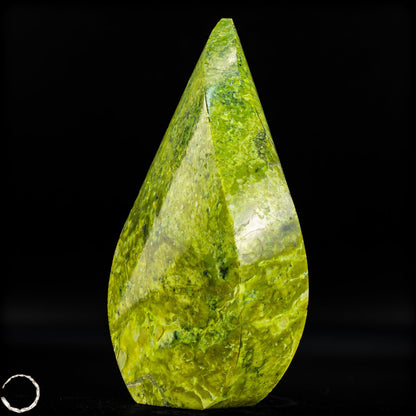 Strahlende Serpentin-Flamme Ein Unikat  -874,79g