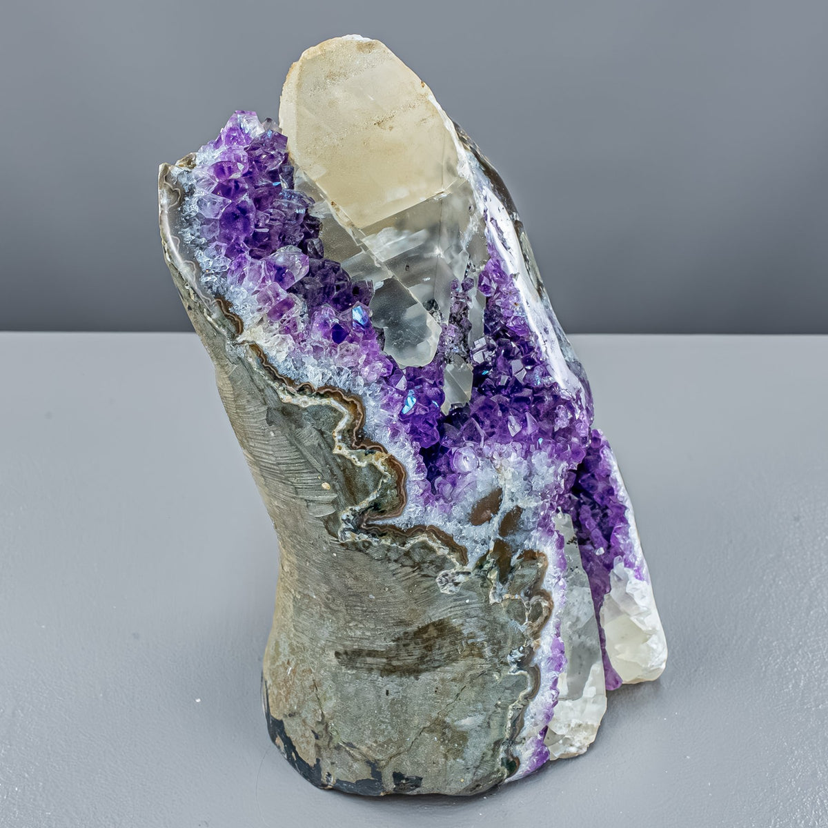 Perfekte  Amethyst-Druse mit Calcit kristallen - 3709,25g