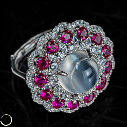 Exklusiver Rubin-Mondstein-Ring  –6,08g 30,4ct