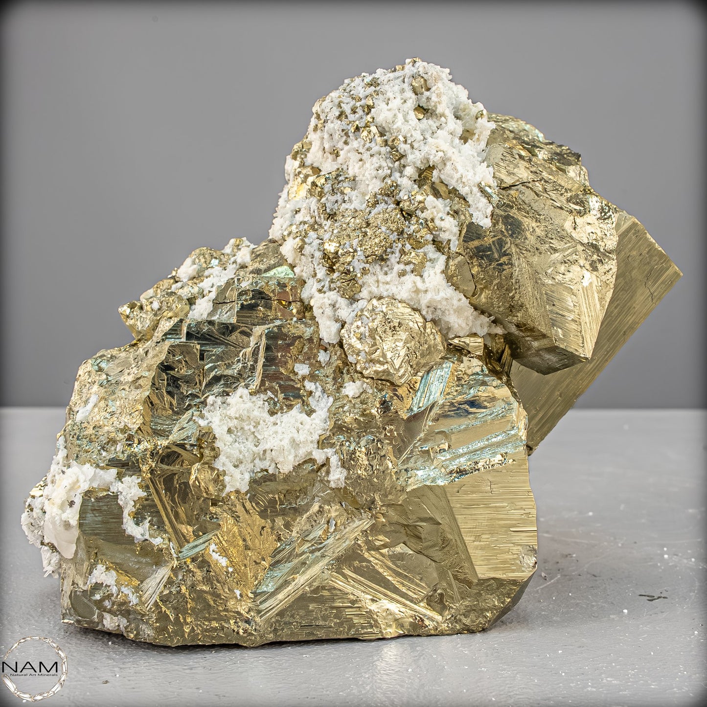 Natürliche Pyrit und Quarz Kristallcluster - 2792,47g