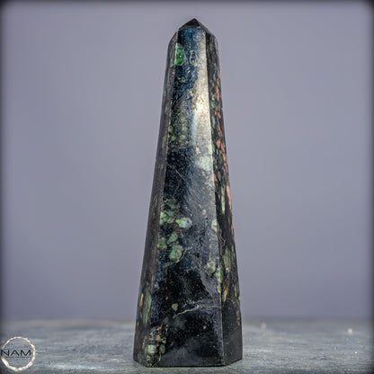 Natürlicher Smarag-Obelisk aus Kolumbien - 388,85g
